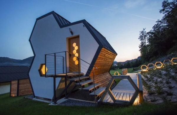 Medeno razvajanje v dvoje v hiški MAJA